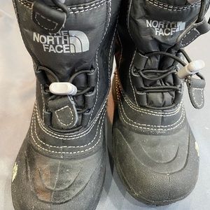 The North Face snow boots for toddler boys